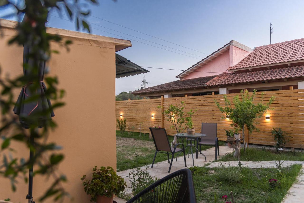 Burnelia Vacation House Lefkímmi Exterior foto