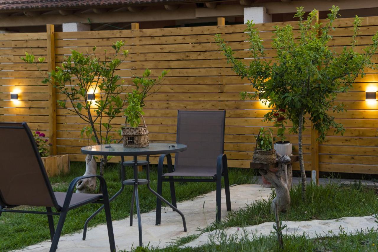 Burnelia Vacation House Lefkímmi Exterior foto